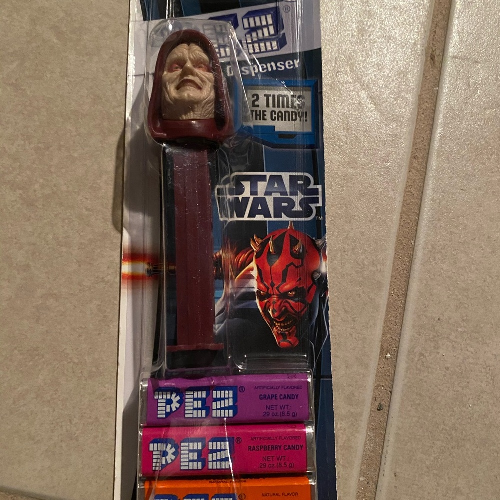 Star Wars PEZ Dispenser with Candy - Red